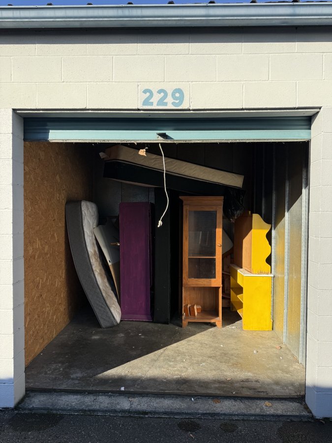 10 x 10 storage unit in Arlington, WA