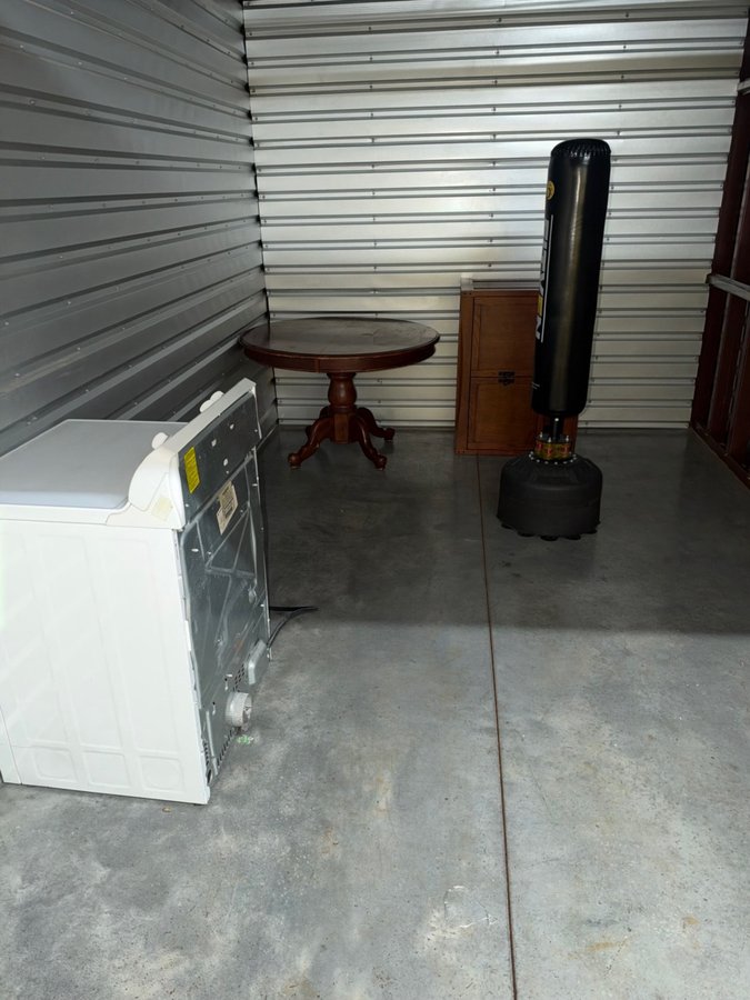 10 x 15 storage unit in Scottdale, GA