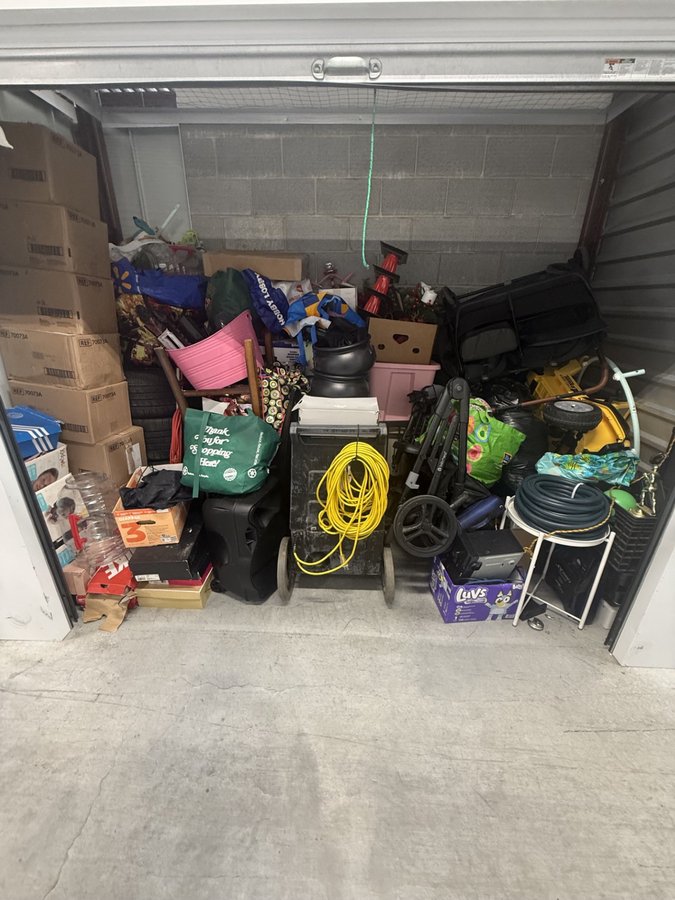 5 x 10 storage unit in Oxon Hill, MD