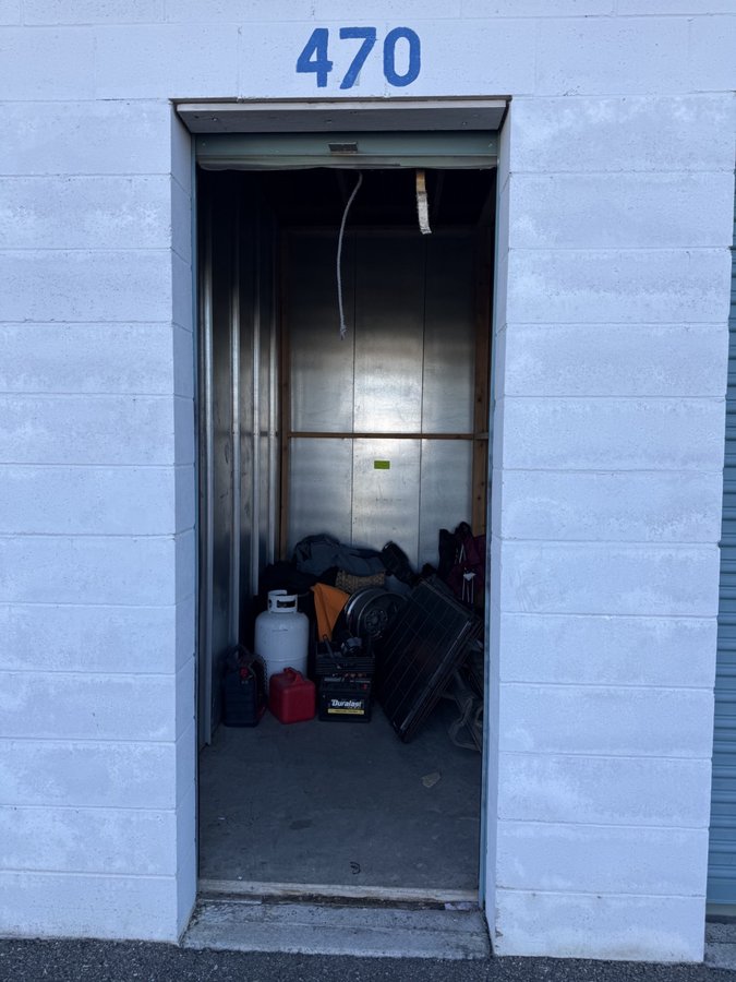 5 x 10 storage unit in Arlington, WA