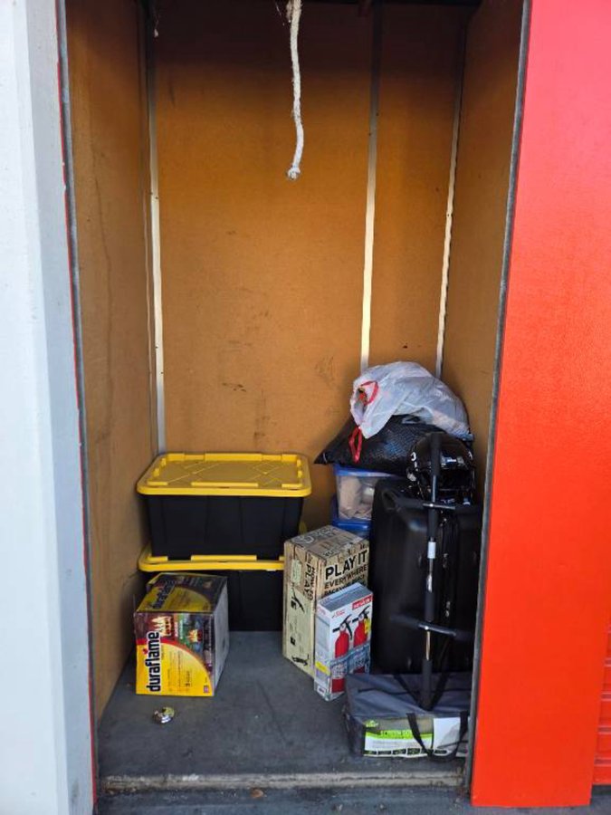5 x 5 storage unit in Stockton, CA