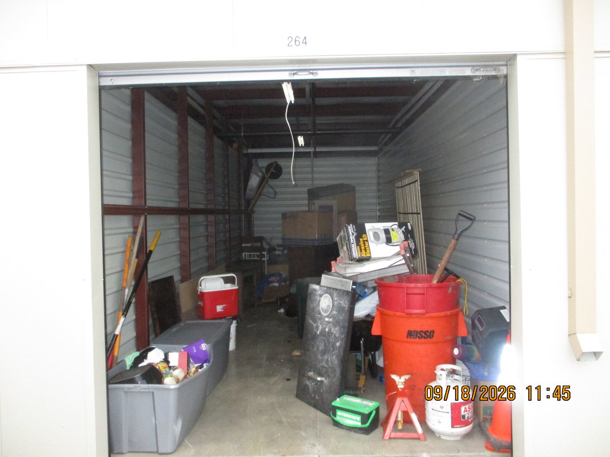 10 x 30 storage unit in Naperville, IL