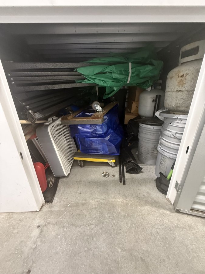 5 x 5 storage unit in Oxon Hill, MD
