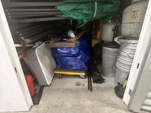 5 x 5 storage unit in Oxon Hill, MD