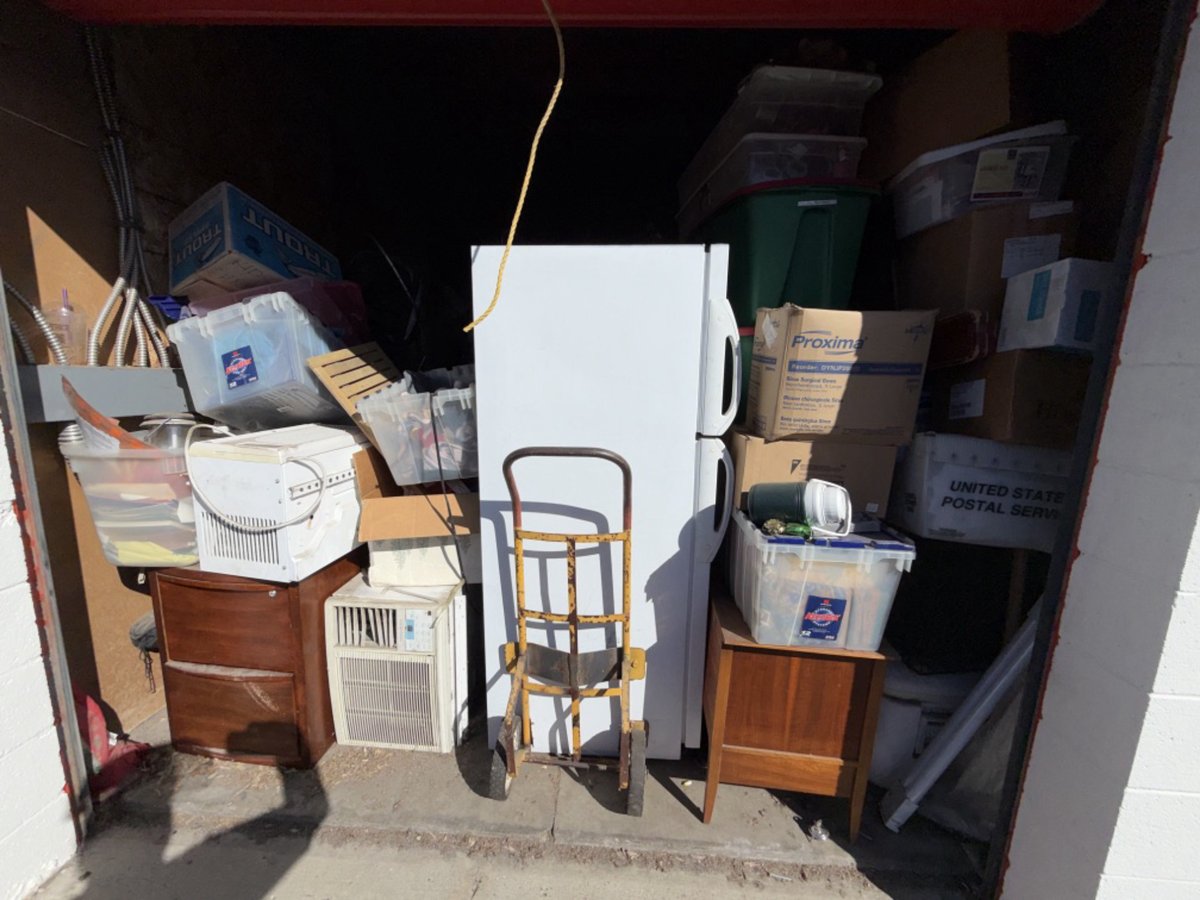 10 x 15 storage unit in Simi Valley, CA