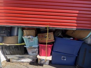 10 x 10 storage unit in Simi Valley, CA