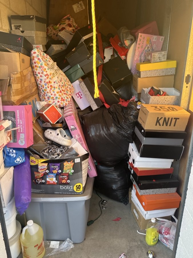 5 x 10 storage unit in Simi Valley, CA