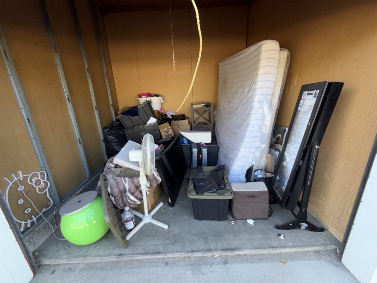 10 x 10 storage unit in Simi Valley, CA
