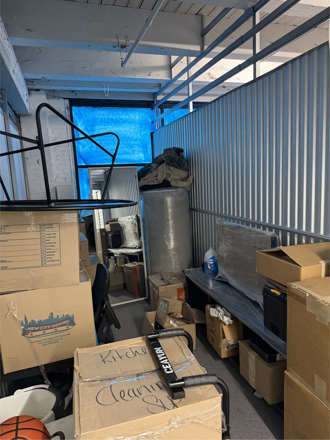 8 x 17 storage unit in Chicago, IL