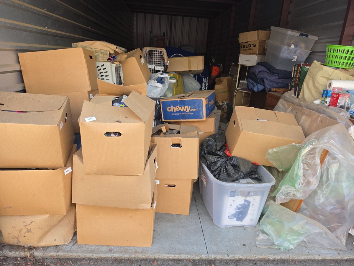 10 x 32 storage unit in Mooresville, NC