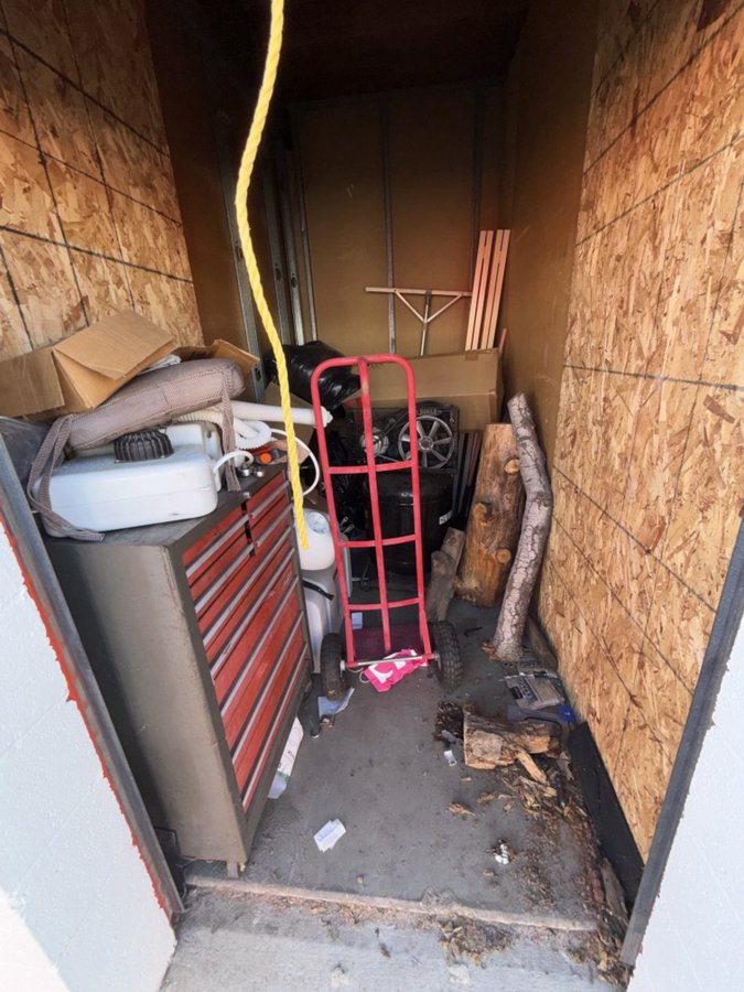 5 x 10 storage unit in Simi Valley, CA