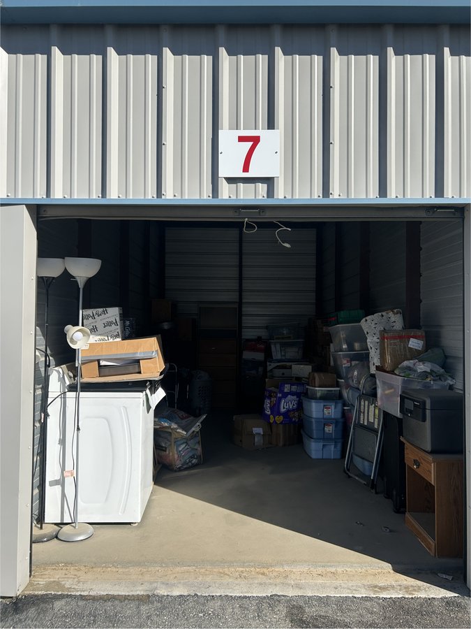 10 x 20 storage unit in Victorville, CA