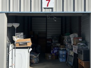 10 x 20 storage unit in Victorville, CA