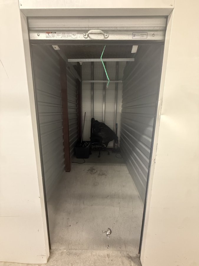 5 x 10 storage unit in Oxon Hill, MD