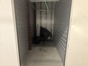 5 x 10 storage unit in Oxon Hill, MD