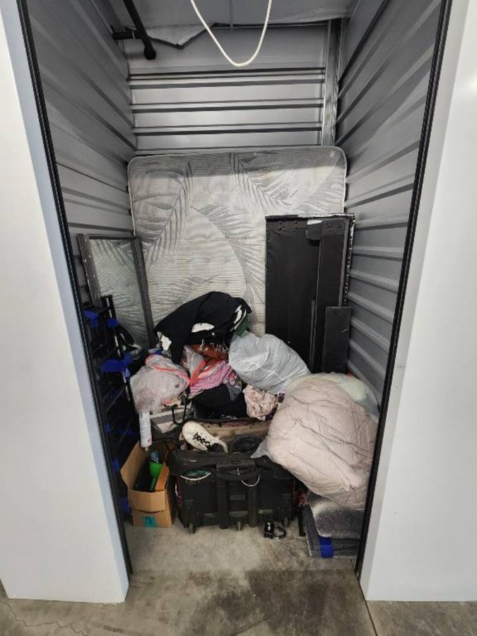 5 x 5 storage unit in Los Banos, CA