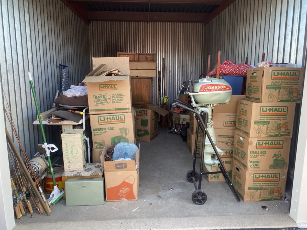 10 x 15 storage unit in Phoenix, AZ