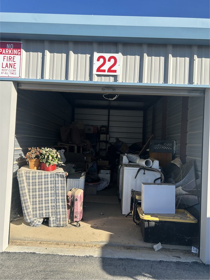 10 x 20 storage unit in Victorville, CA