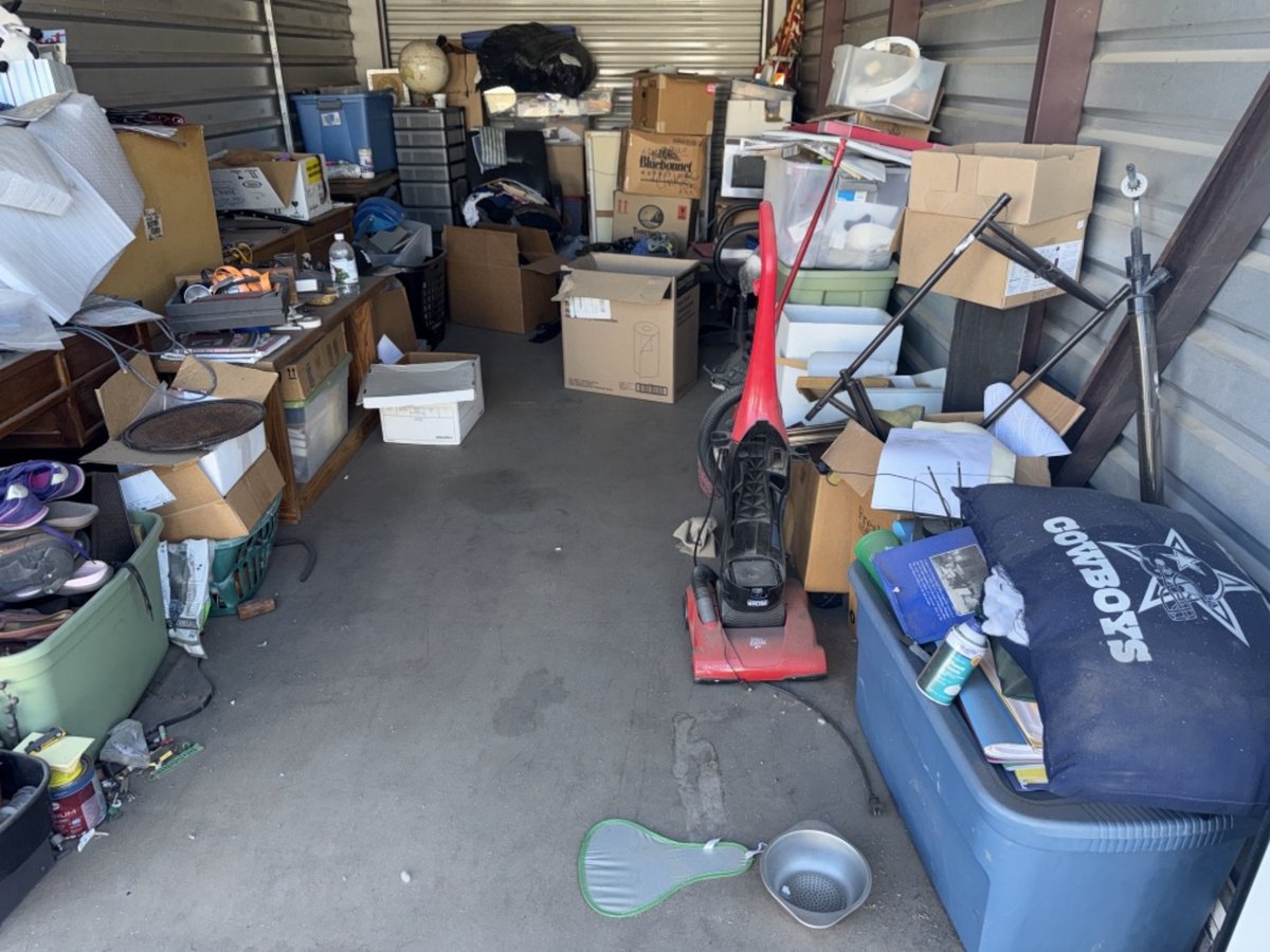 10 x 20 storage unit in Phoenix, AZ