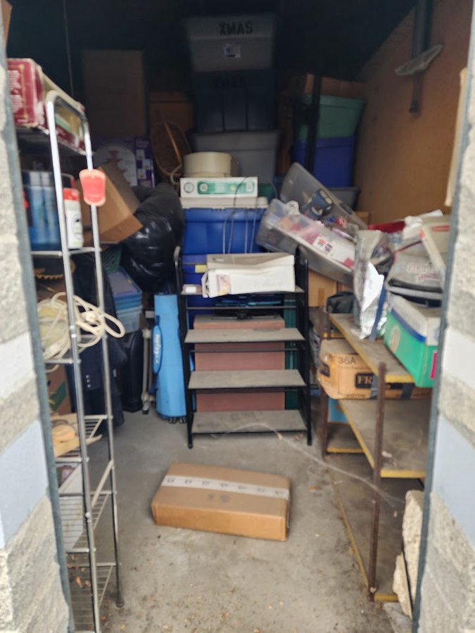10 x 11 storage unit in Kennewick, WA
