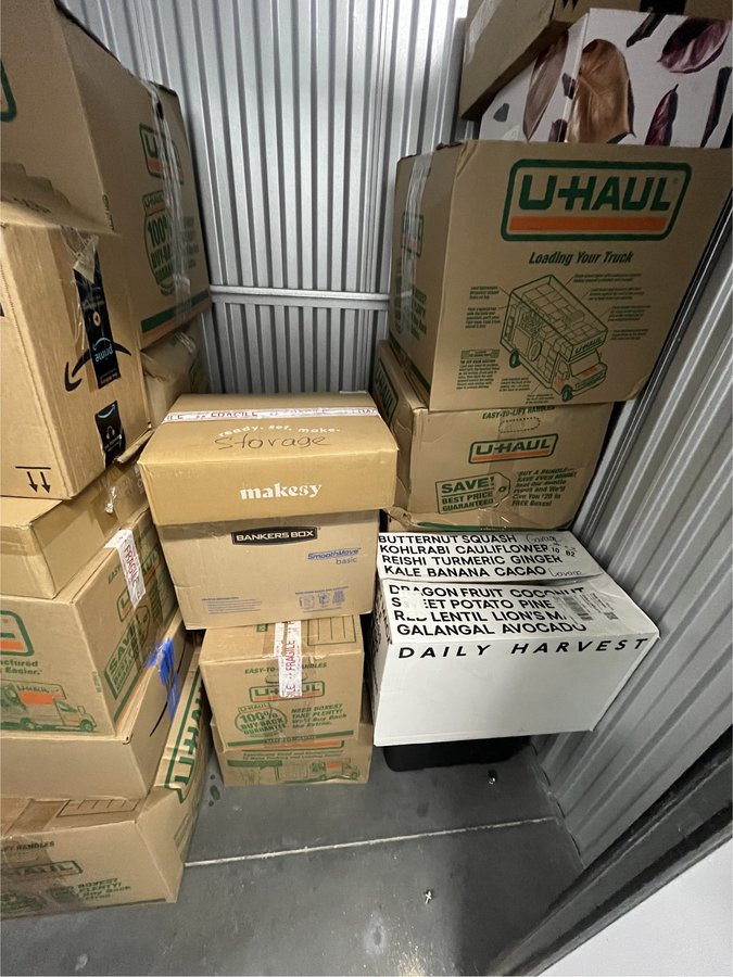 5 x 5 storage unit in Los Angeles, CA