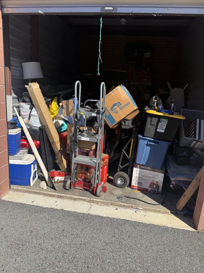 10 x 15 storage unit in Oxon Hill, MD