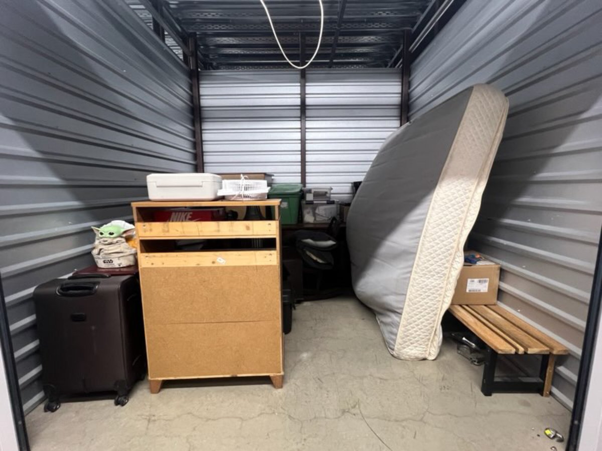 10 x 10 storage unit in Gambrills, MD