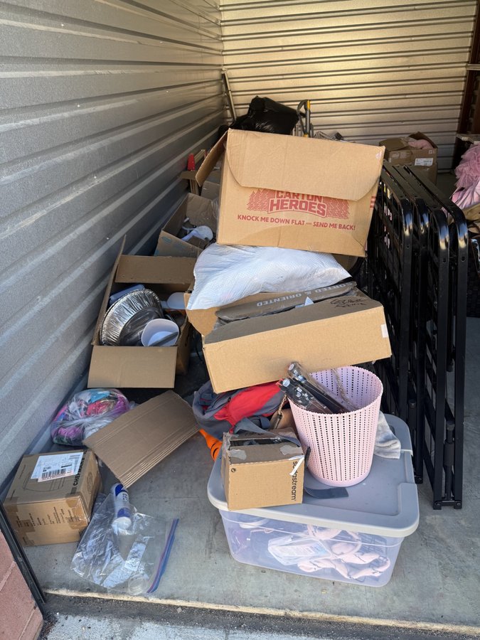 10 x 20 storage unit in Oxon Hill, MD