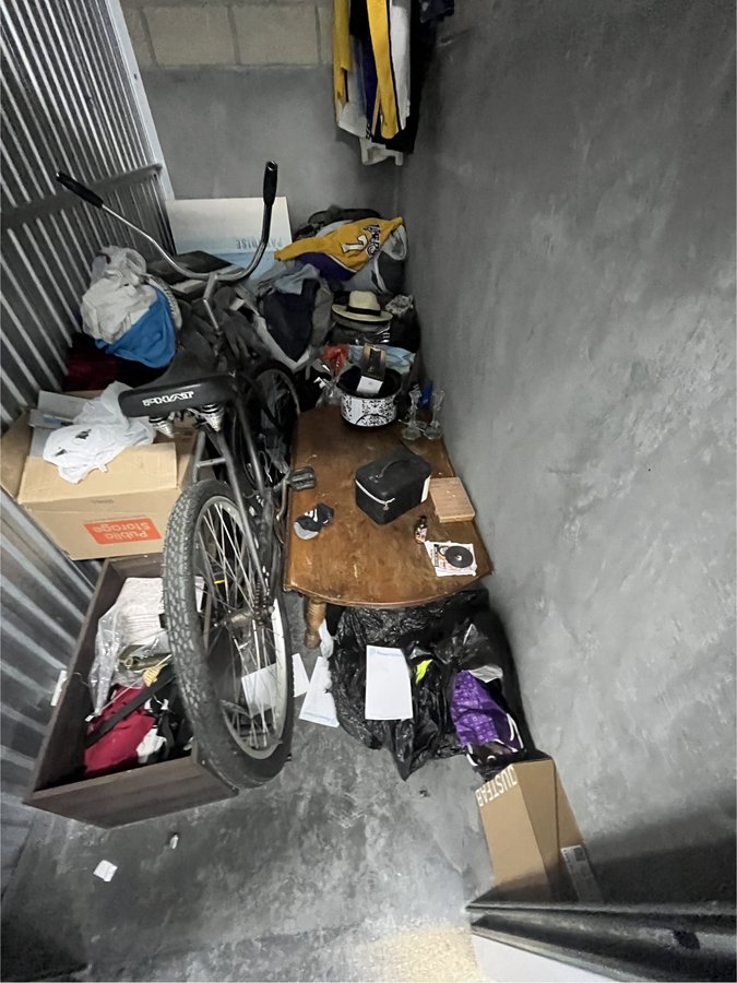 5 x 10 storage unit in Los Angeles, CA