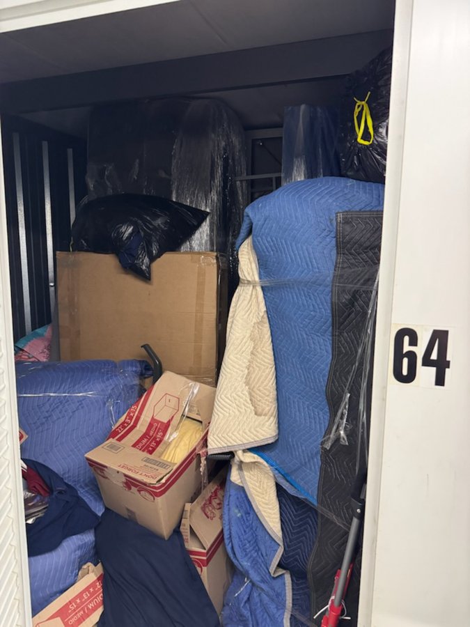 10 x 10 storage unit in Lynwood, IL