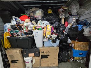 10 x 18 storage unit in Los Angeles, CA
