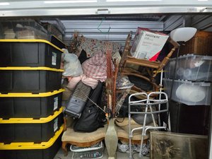 10 x 5 storage unit in Los Angeles, CA