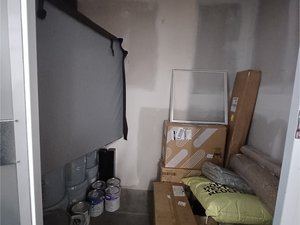 7 x 5 storage unit in Woodland Hills, CA