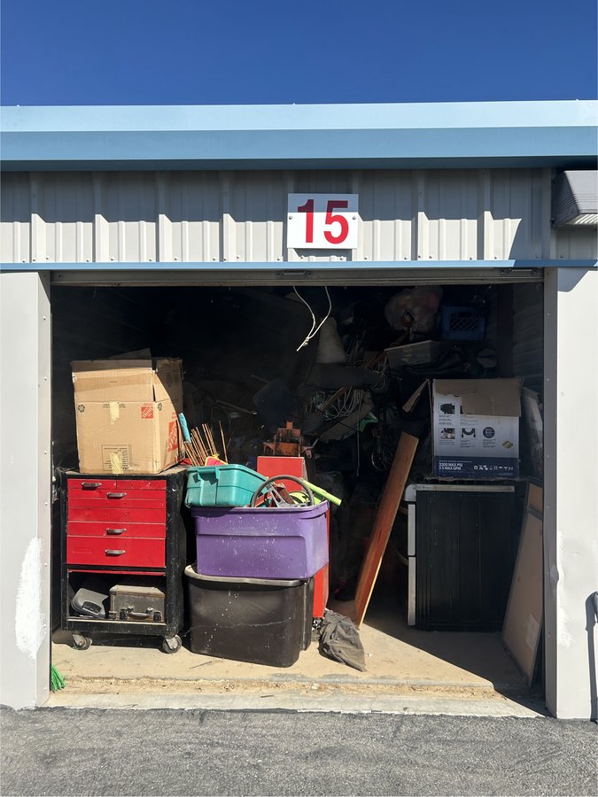 10 x 15 storage unit in Victorville, CA