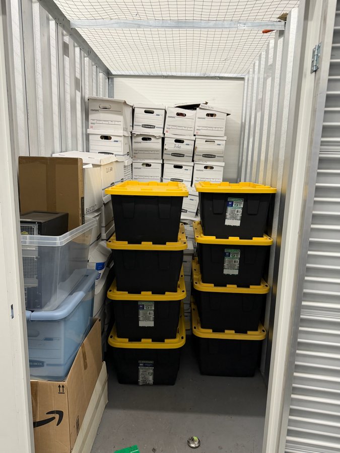 5 x 10 storage unit in West Palm Beach, FL