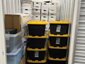 5 x 10 storage unit in West Palm Beach, FL