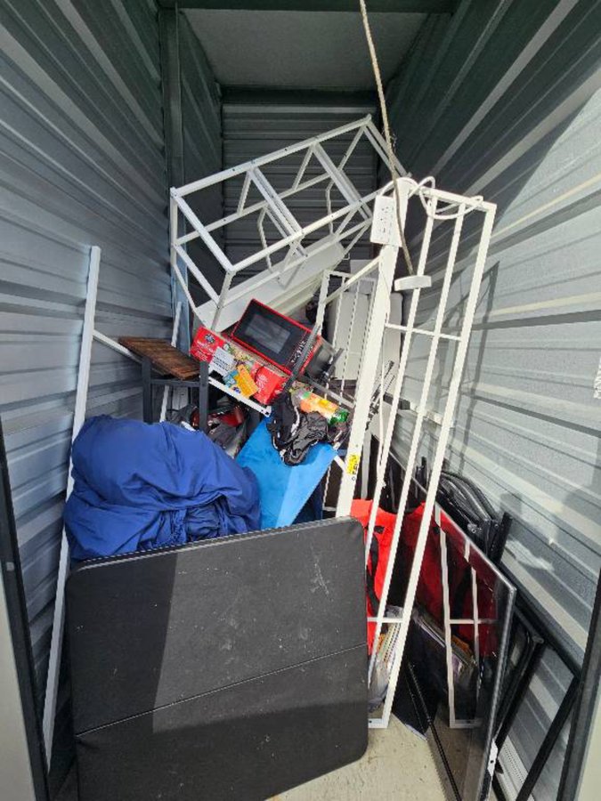 5 x 10 storage unit in Indianapolis, IN