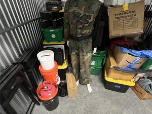 10 x 12 storage unit in Los Angeles, CA