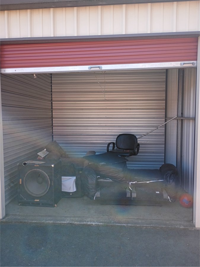 10 x 10 storage unit in Salem, OR