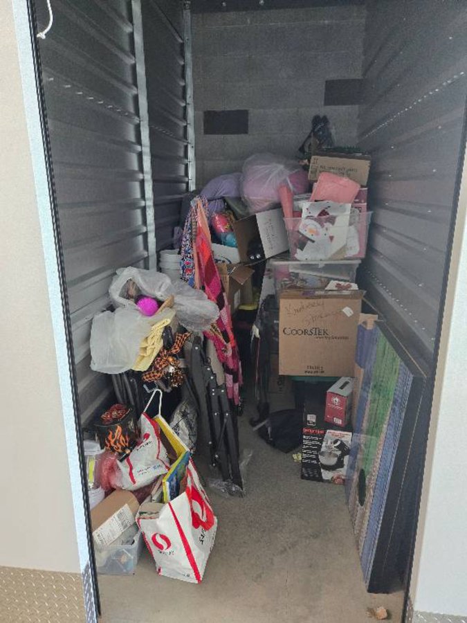 5 x 10 storage unit in Santa Rosa, CA