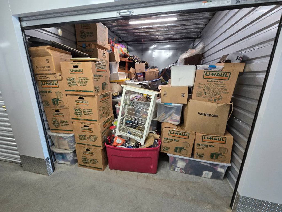 10 x 15 storage unit in Santa Rosa, CA
