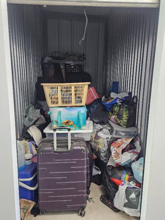 5 x 10 storage unit in Winton, CA