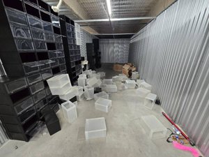 10 x 31 storage unit in Los Angeles, CA