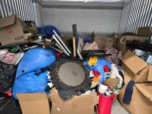 10 x 10 storage unit in Los Angeles, CA