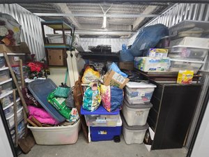 10 x 15 storage unit in Los Angeles, CA