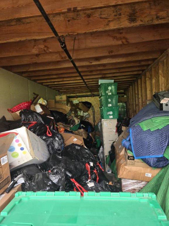 10 x 25 storage unit in Hawthorne, CA