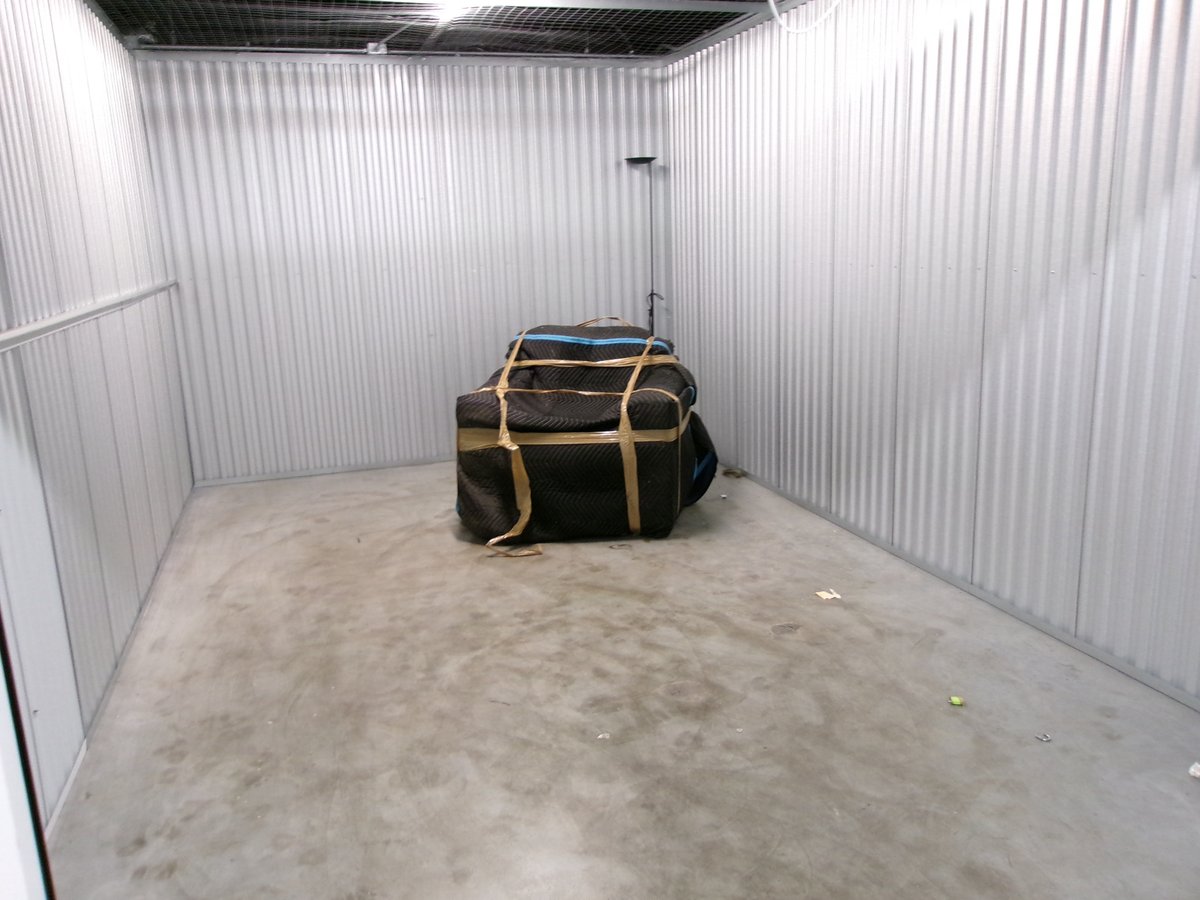 10 x 15 storage unit in Bohemia, NY