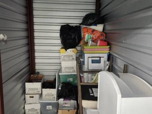 5 x 10 storage unit in Conroe, TX