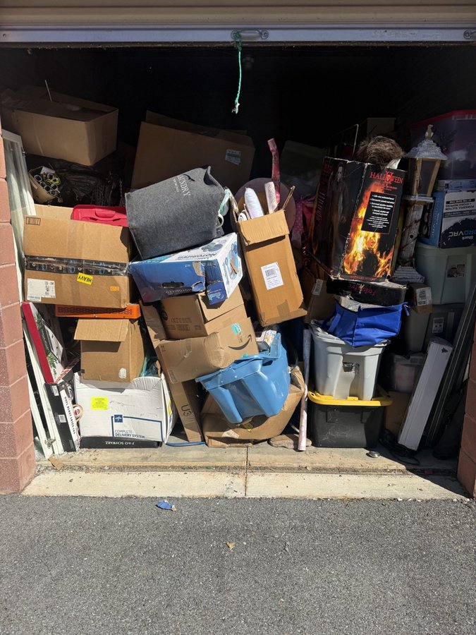10 x 15 storage unit in Oxon Hill, MD
