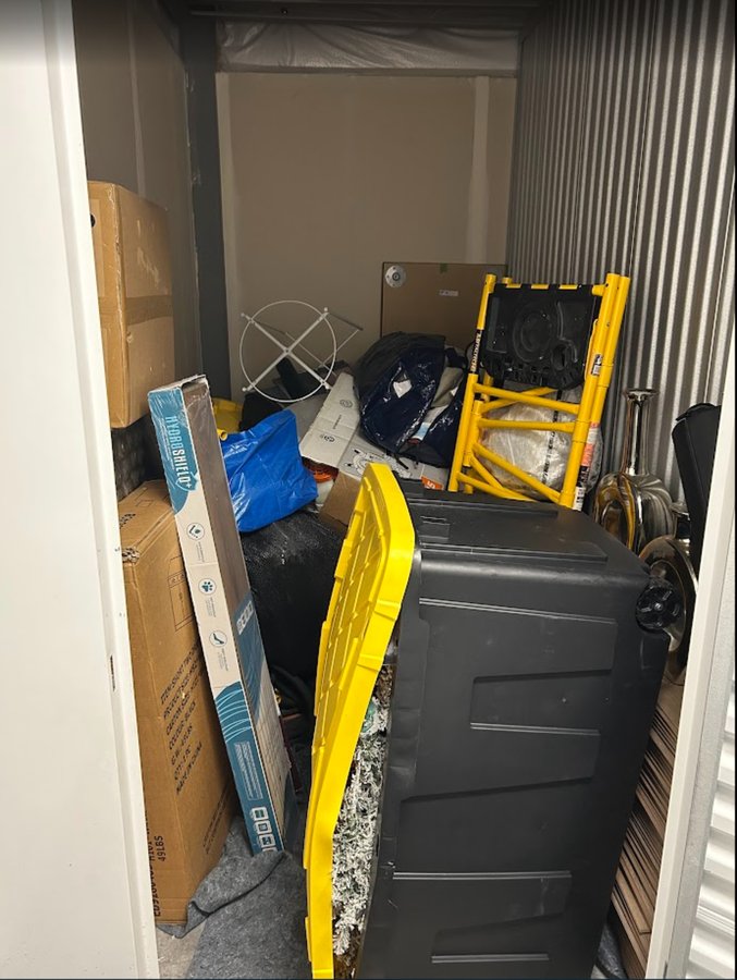 5 x 10 storage unit in Bellevue, WA